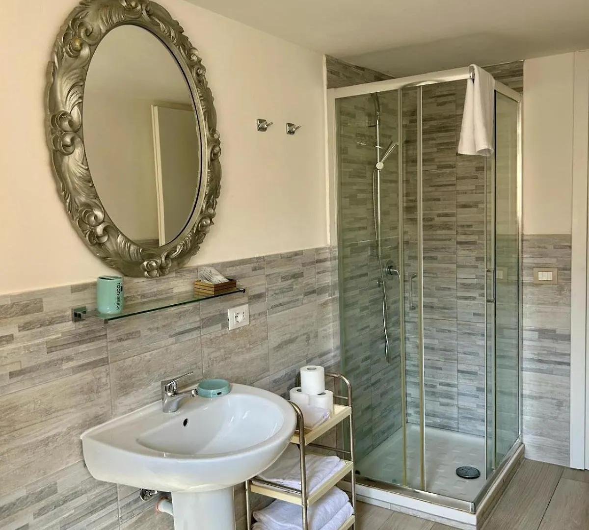 Leon Hotel Palermo 0*,  Italy